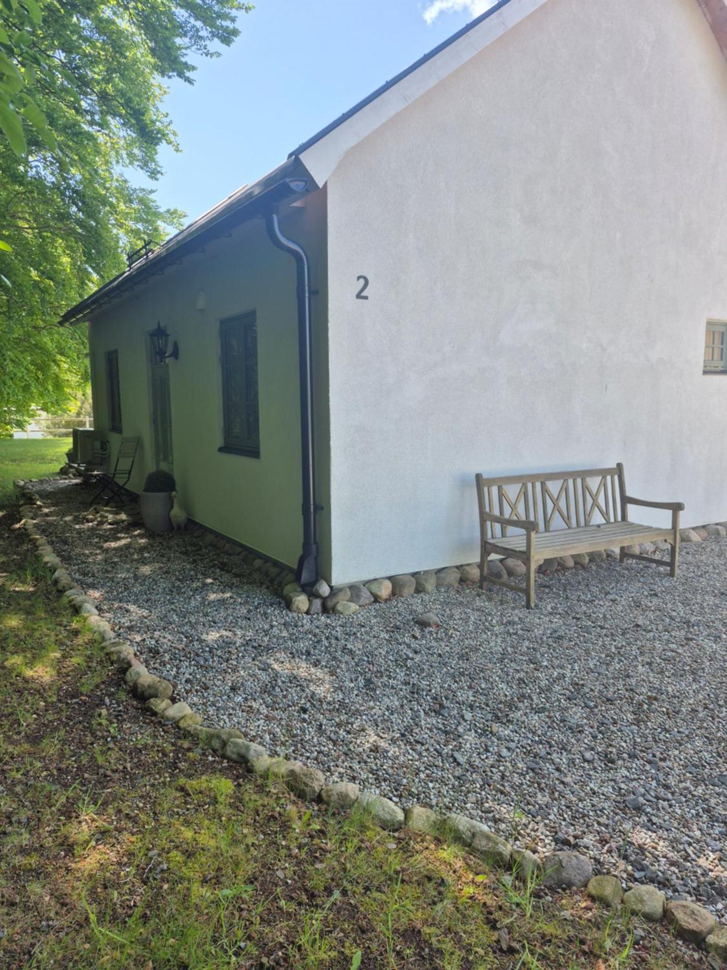 Mysigt Hus I Liten By Naera Havet Ystad Exterior photo
